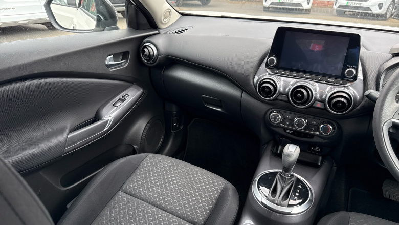Nissan Juke 1.0 DiG-T 114 Acenta 5dr DCT Petrol Hatchback